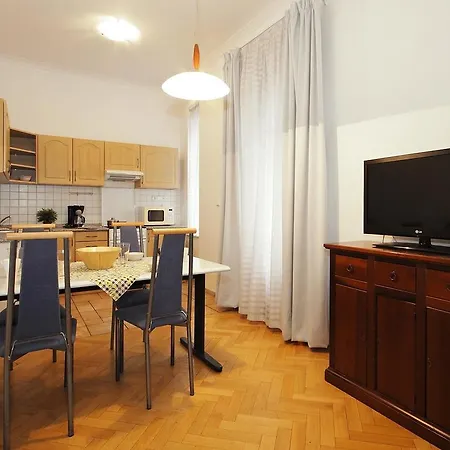 One-bedroom St.giles * Prague
