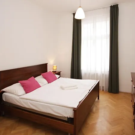 شقة One-bedroom St.giles براغ