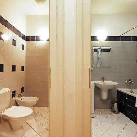 One-bedroom St.giles شقة
